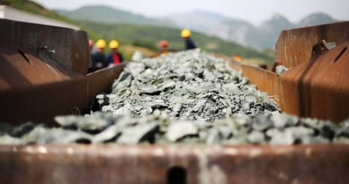 Liberalizohen sherbimet minerare: Ndryshon ligji, ekspertet nuk kane nevoje per licence